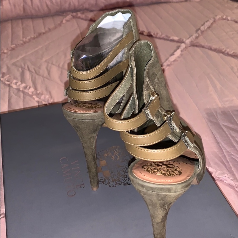 heels - Picture 4 of 4